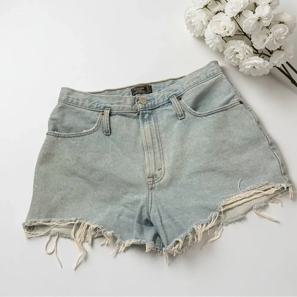 ABERCROMBIE & FITCH Light Blue Natural Rise Jean Shorts Frayed Hem Size 31 / 12